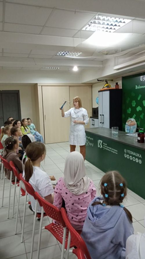 Балтач мәктәбенең 2 сыйныф укучылары республика Рәисе белән очрашкан (бик күп фото)