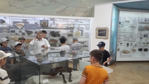 Балтач мәктәбенең 2 сыйныф укучылары республика Рәисе белән очрашкан (бик күп фото)
