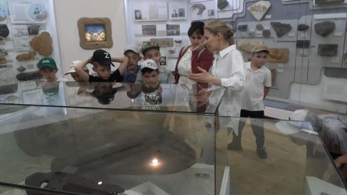Балтач мәктәбенең 2 сыйныф укучылары республика Рәисе белән очрашкан (бик күп фото)