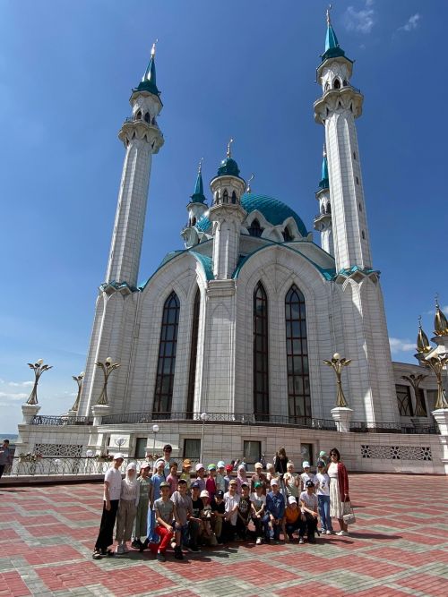 Балтач мәктәбенең 2 сыйныф укучылары республика Рәисе белән очрашкан (бик күп фото)