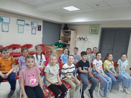 Балтач мәктәбенең 2 сыйныф укучылары республика Рәисе белән очрашкан (бик күп фото)