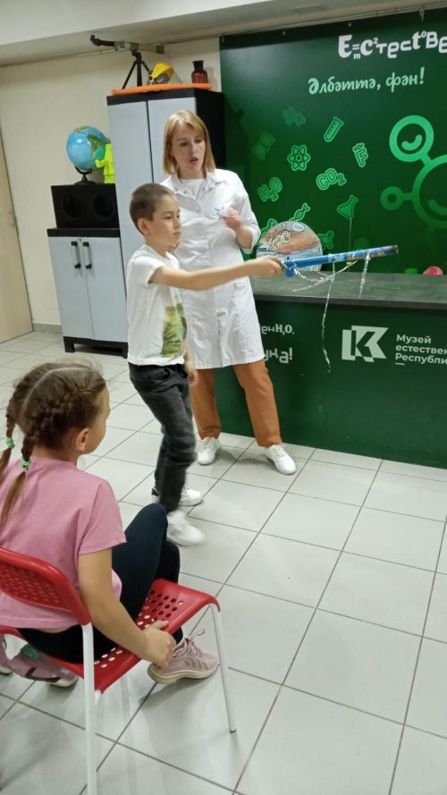Балтач мәктәбенең 2 сыйныф укучылары республика Рәисе белән очрашкан (бик күп фото)