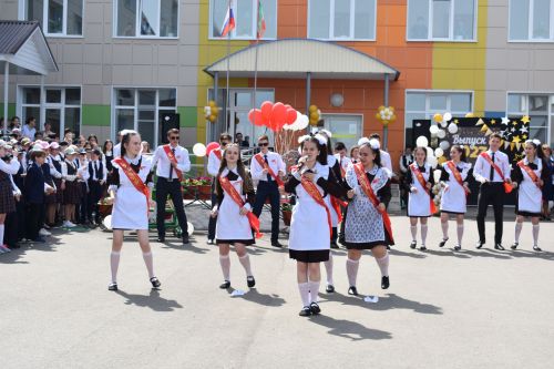 Балтач мәктәбендә узган «Соңгы кыңгырау»дан фоторепортаж