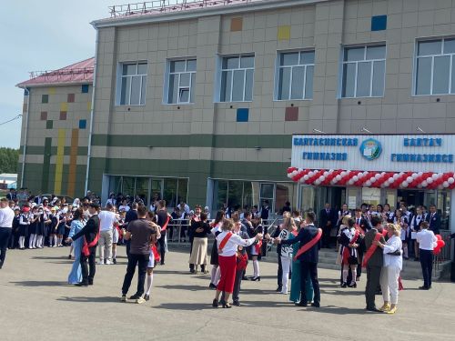 Балтач гимназиясендә дә бүген «Соңгы кыңгырау» чыңлады (+фото)
