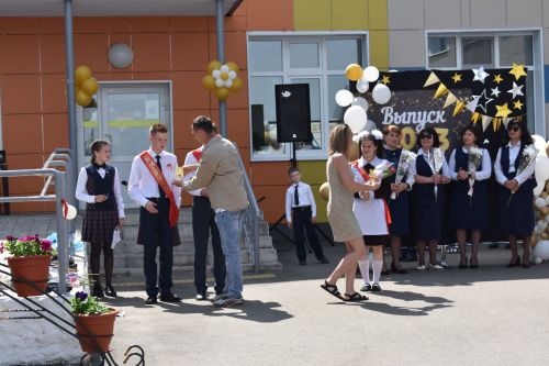 Балтач мәктәбендә узган «Соңгы кыңгырау»дан фоторепортаж