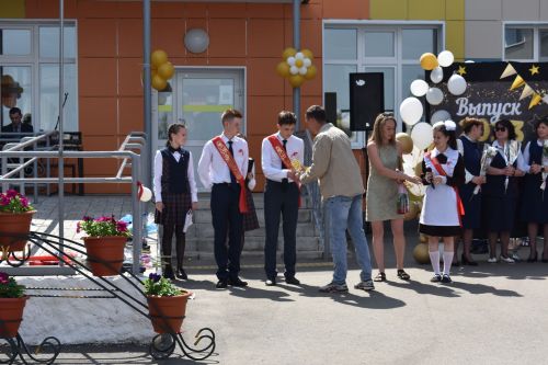 Балтач мәктәбендә узган «Соңгы кыңгырау»дан фоторепортаж
