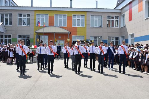 Балтач мәктәбендә узган «Соңгы кыңгырау»дан фоторепортаж