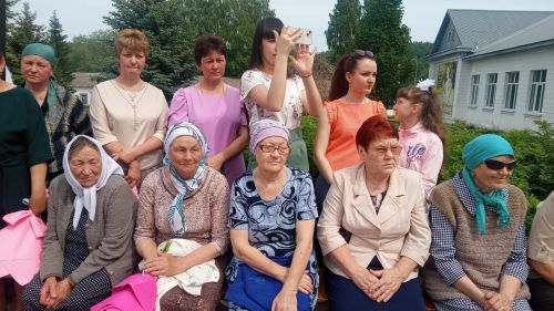 Чепья урта  мәктәбендә бүген моңсу да, шатлыклы да тантана  - «Соңгы кыңгырау» бәйрәме узды (фото)