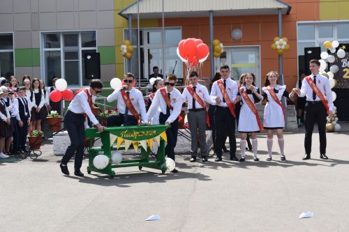 Балтач мәктәбендә узган «Соңгы кыңгырау»дан фоторепортаж