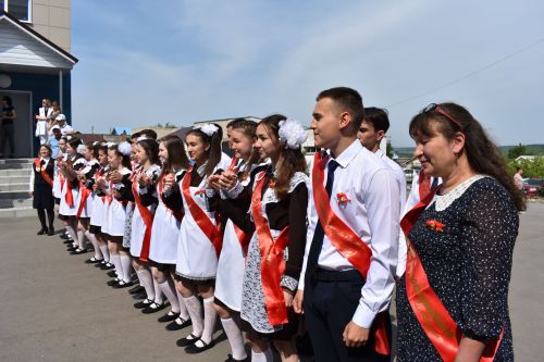 Балтач мәктәбендә узган «Соңгы кыңгырау»дан фоторепортаж