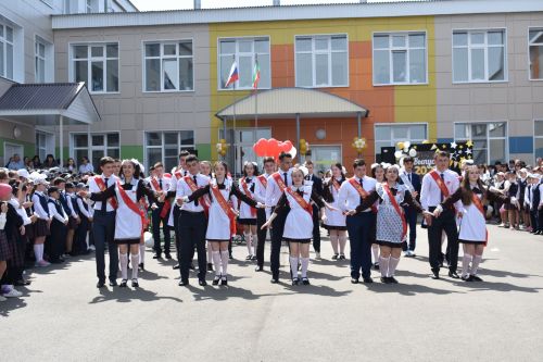 Балтач мәктәбендә узган «Соңгы кыңгырау»дан фоторепортаж