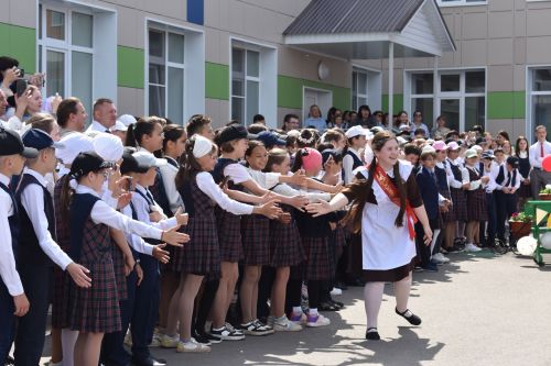 Балтач мәктәбендә узган «Соңгы кыңгырау»дан фоторепортаж