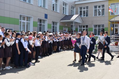 Балтач мәктәбендә узган «Соңгы кыңгырау»дан фоторепортаж