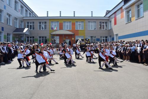 Балтач мәктәбендә узган «Соңгы кыңгырау»дан фоторепортаж
