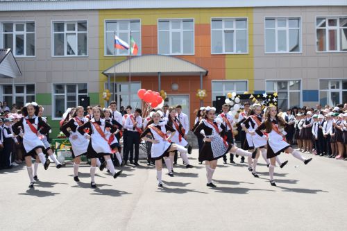 Балтач мәктәбендә узган «Соңгы кыңгырау»дан фоторепортаж