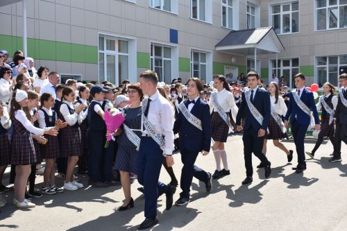 Балтач мәктәбендә узган «Соңгы кыңгырау»дан фоторепортаж