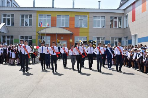 Балтач мәктәбендә узган «Соңгы кыңгырау»дан фоторепортаж