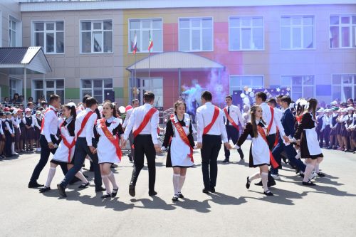 Балтач мәктәбендә узган «Соңгы кыңгырау»дан фоторепортаж