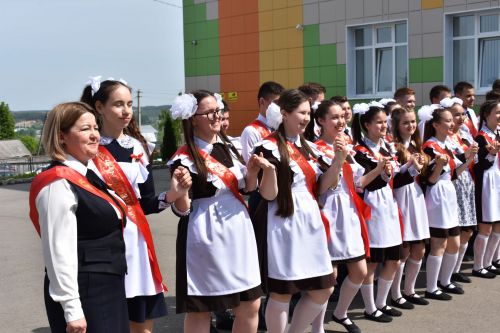 Балтач мәктәбендә узган «Соңгы кыңгырау»дан фоторепортаж