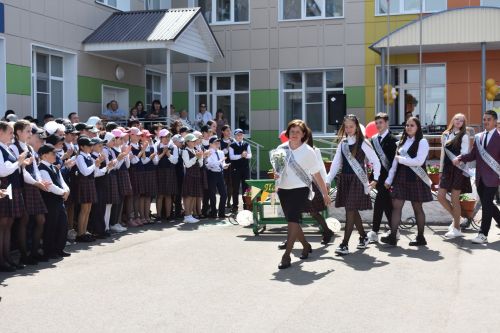 Балтач мәктәбендә узган «Соңгы кыңгырау»дан фоторепортаж
