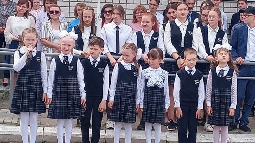 Чепья урта  мәктәбендә бүген моңсу да, шатлыклы да тантана  - «Соңгы кыңгырау» бәйрәме узды (фото)