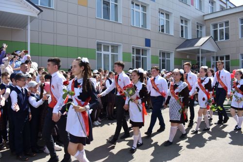 Балтач мәктәбендә узган «Соңгы кыңгырау»дан фоторепортаж