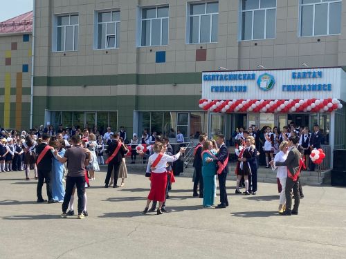Балтач гимназиясендә дә бүген «Соңгы кыңгырау» чыңлады (+фото)