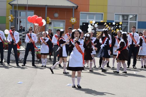 Балтач мәктәбендә узган «Соңгы кыңгырау»дан фоторепортаж
