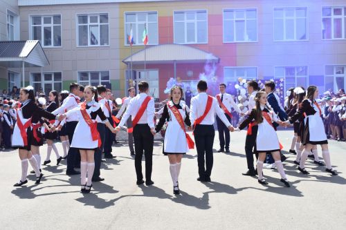 Балтач мәктәбендә узган «Соңгы кыңгырау»дан фоторепортаж