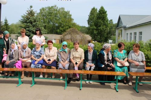 Чепья урта  мәктәбендә бүген моңсу да, шатлыклы да тантана  - «Соңгы кыңгырау» бәйрәме узды (фото)