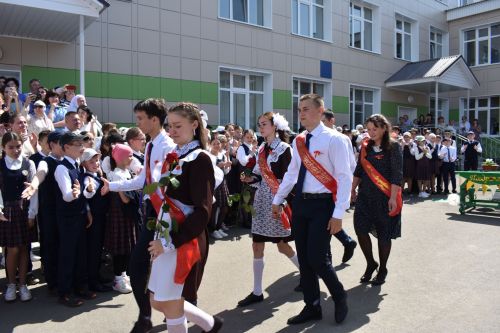 Балтач мәктәбендә узган «Соңгы кыңгырау»дан фоторепортаж