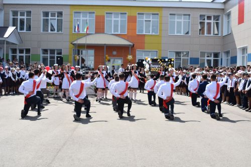 Балтач мәктәбендә узган «Соңгы кыңгырау»дан фоторепортаж
