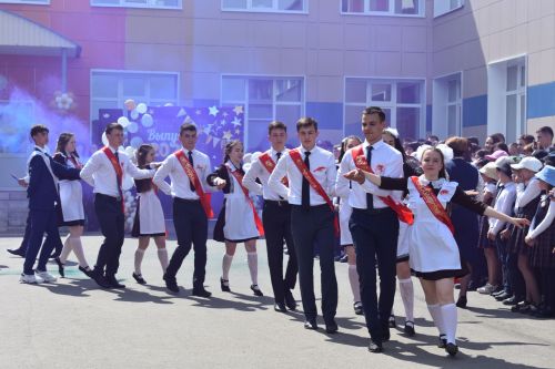 Балтач мәктәбендә узган «Соңгы кыңгырау»дан фоторепортаж