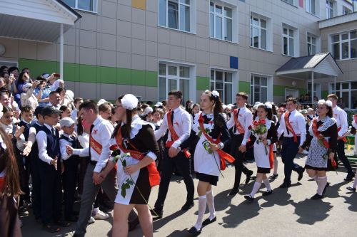 Балтач мәктәбендә узган «Соңгы кыңгырау»дан фоторепортаж