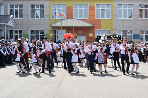 Балтач мәктәбендә узган «Соңгы кыңгырау»дан фоторепортаж