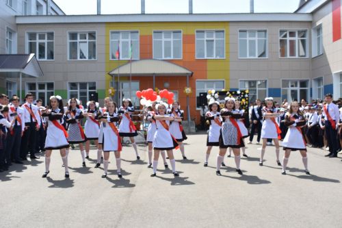 Балтач мәктәбендә узган «Соңгы кыңгырау»дан фоторепортаж