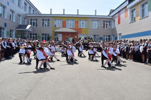 Балтач мәктәбендә узган «Соңгы кыңгырау»дан фоторепортаж
