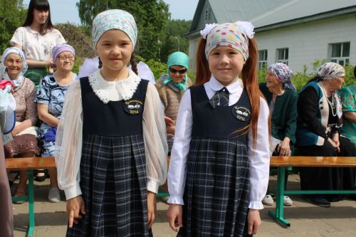 Чепья урта  мәктәбендә бүген моңсу да, шатлыклы да тантана  - «Соңгы кыңгырау» бәйрәме узды (фото)