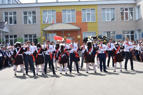 Балтач мәктәбендә узган «Соңгы кыңгырау»дан фоторепортаж
