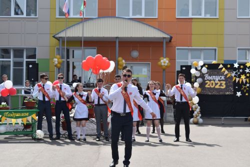 Балтач мәктәбендә узган «Соңгы кыңгырау»дан фоторепортаж