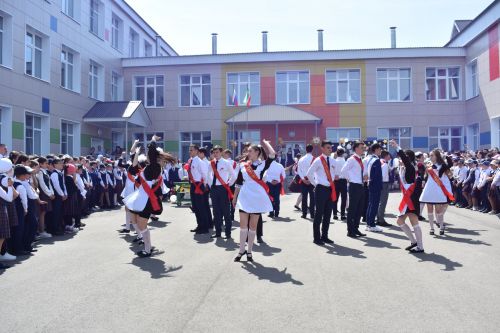 Балтач мәктәбендә узган «Соңгы кыңгырау»дан фоторепортаж