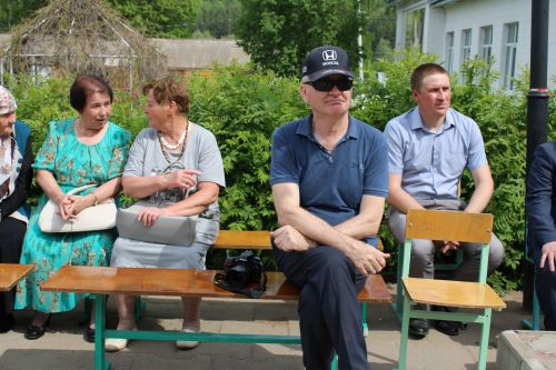 Чепья урта  мәктәбендә бүген моңсу да, шатлыклы да тантана  - «Соңгы кыңгырау» бәйрәме узды (фото)