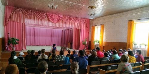Ялга кайткан Рамил мәктәп укучылары белән очрашты (фото)