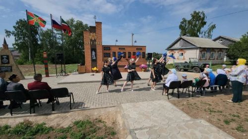 Чапшарда чик сакчылары көнен зурлап уздырганнар (фото)