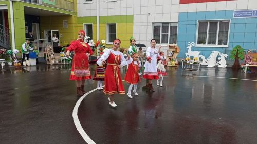 «Тургай» балалар бакчасы сабыйлары «Ак калфак»лыларны ниләр белән шаккатырды? (фото, видео)