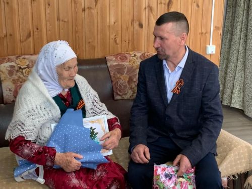 Фатыйма Сәлахова: «Сугыш чорында сыерларга түбә саламнарын сүтеп ашаттык”
