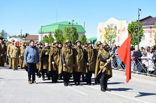 Балтачта узган Җиңү парадыннан фоторепортаж