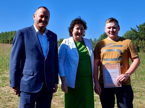 Балтачта социаль хезмәткәрләрнең иң уңганнарын бүләкләделәр (+фоторепортаж)