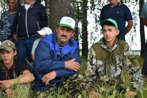 Иген кырлары комбайннарны сәламләгәндәй тирбәлеп каршы алды (фото)