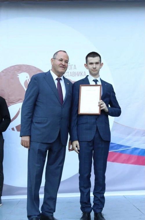 Районыбызның БДИдан иң югары балл җыйган укучылары